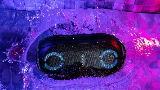 Anker-Rave-PartyCast-10